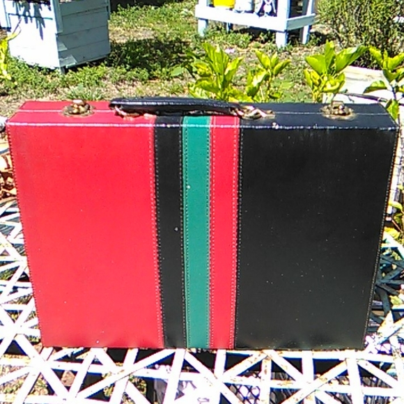 Other - Red, Green, and Black Travel Back gammon set
